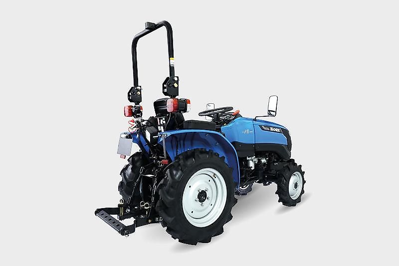 Solis 16 Frontlader / Ackerstollenbereifung / STVO / Allrad