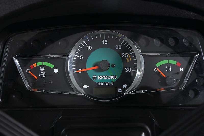 Solis 16 Frontlader / Ackerstollenbereifung / STVO / Allrad