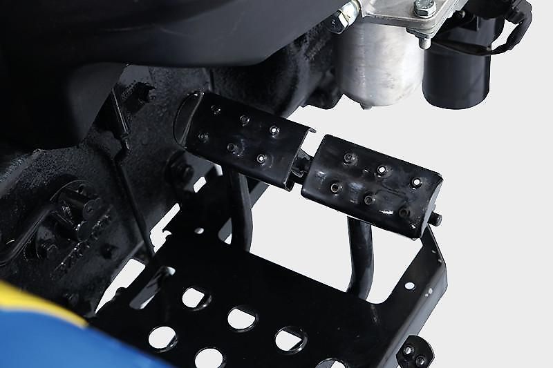 Solis 16 Frontlader / Ackerstollenbereifung / STVO / Allrad