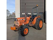 Kubota B8200 D8200