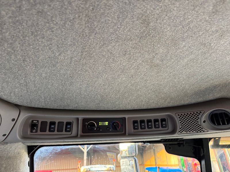 New Holland CR9080 c/w 30ft Varifeed Header