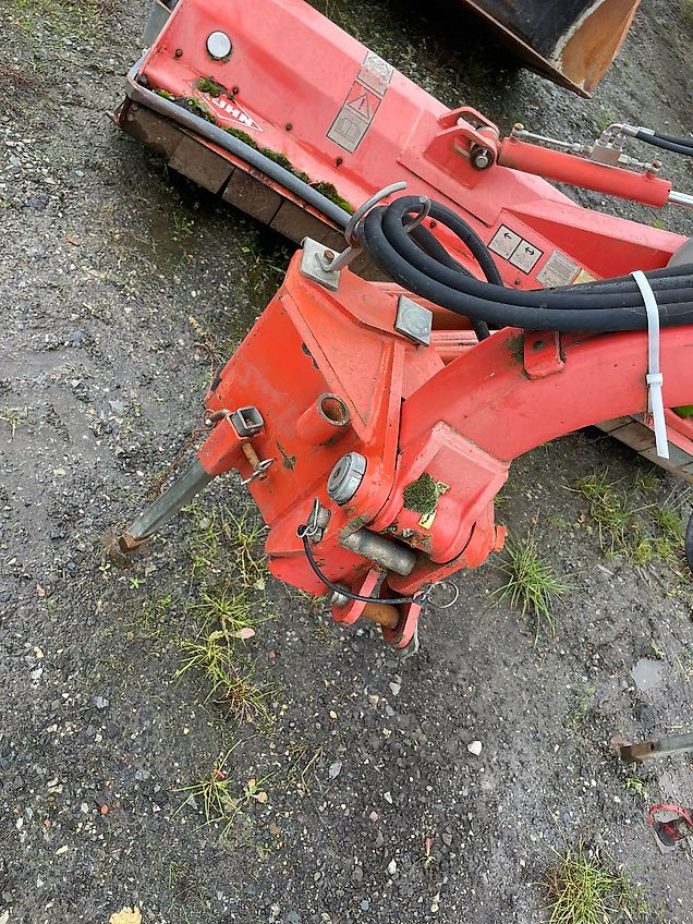 Kuhn TB 211