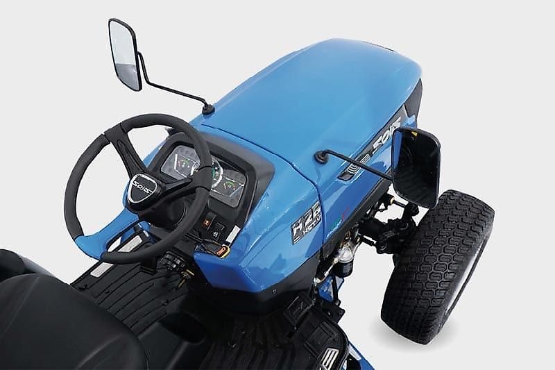 Solis 26 HST Frontlader Kleintraktor Ackerstollenbereifung