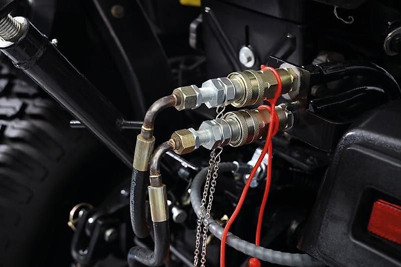 Solis 26 HST Frontlader Kleintraktor Ackerstollenbereifung