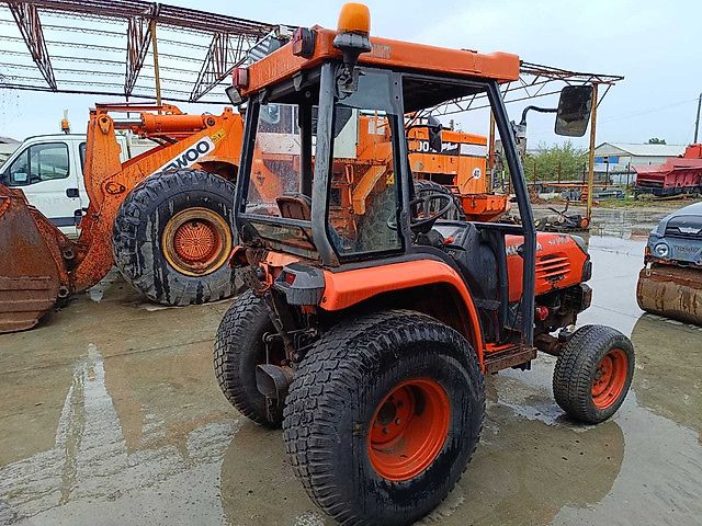 Kubota STV40