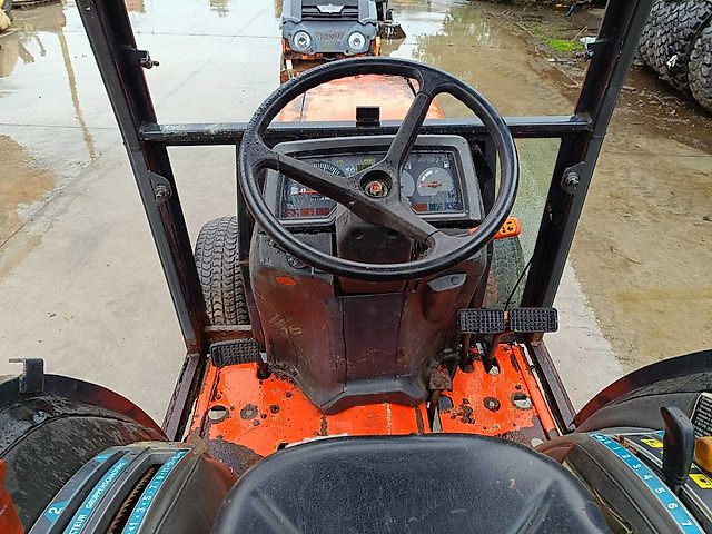 Kubota STV40