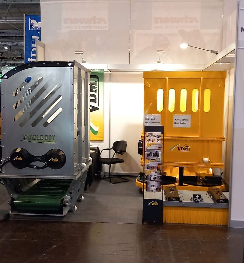 VDMJ Stable Boy Ballenauflöser Einstreumaschine Heuverteiler Quaderballen