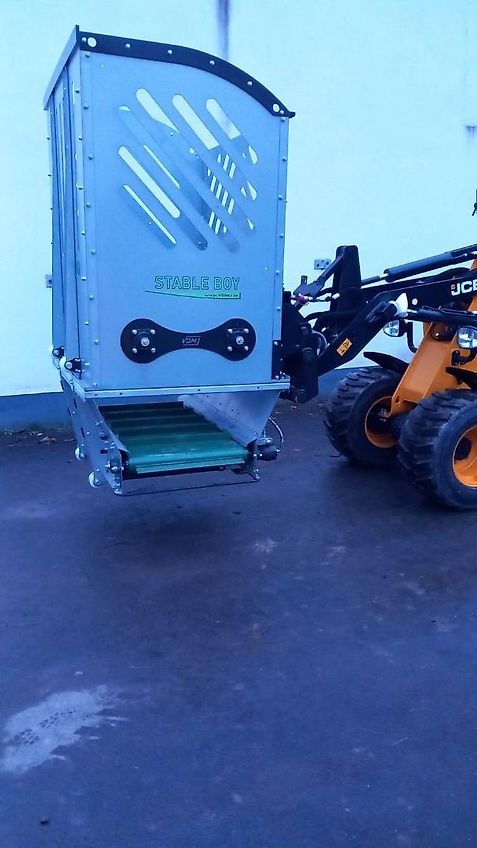 VDMJ Stable Boy Ballenauflöser Einstreumaschine Heuverteiler Quaderballen