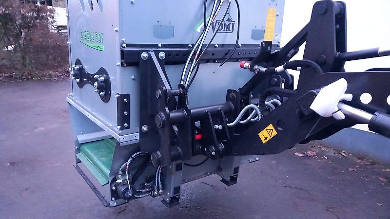 VDMJ Stable Boy Ballenauflöser Einstreumaschine Heuverteiler Quaderballen