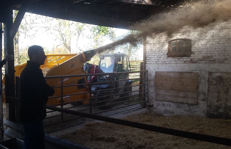 VDMJ Günstiger Strohverteiler WSB-140V Einstreumaschine Ballenauflöser