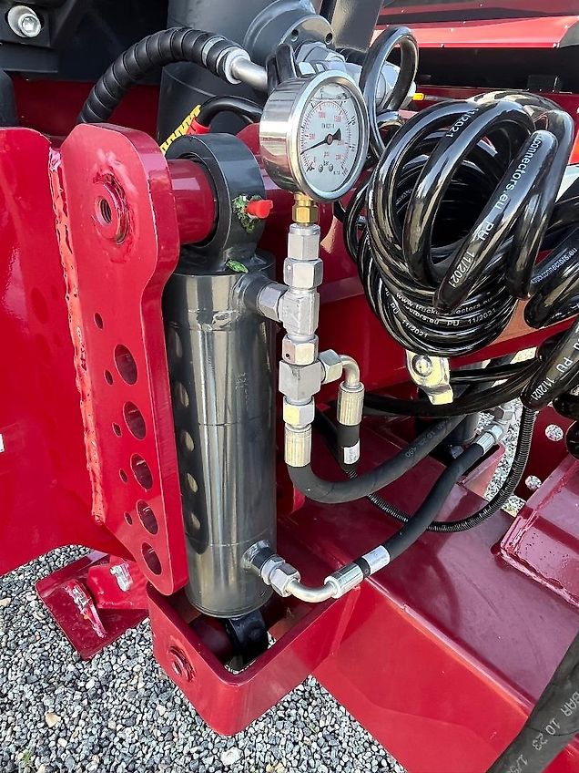 Pronar Halfpipe Erdmulde T701HP Top Angebot - am Lager