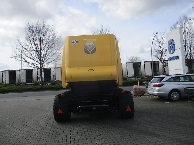 New Holland RB 180