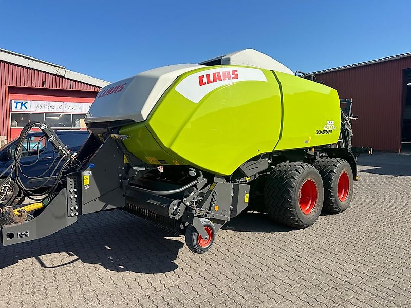 Claas Quadrant 4200 Rc
