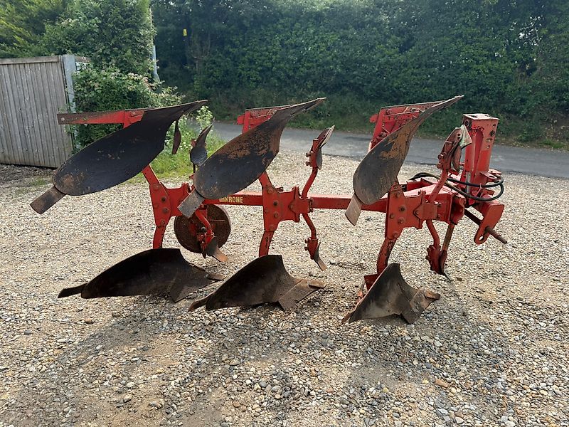 Krone Mustang SL 90/3 Furrow Plough