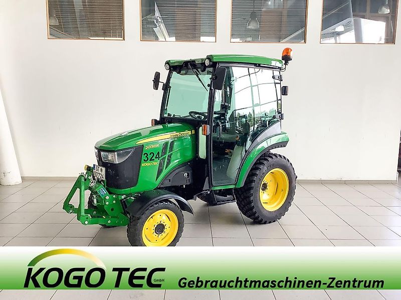 John Deere 2038R