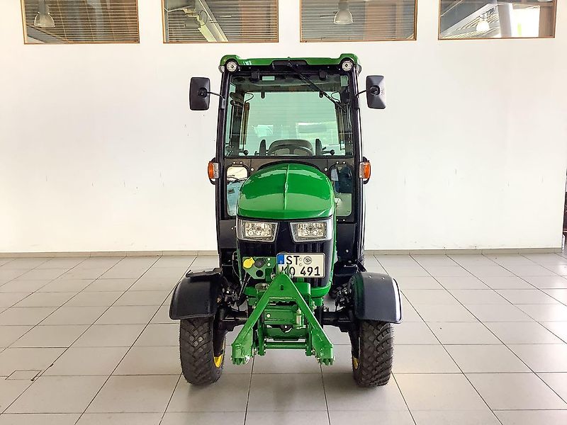 John Deere 2038R