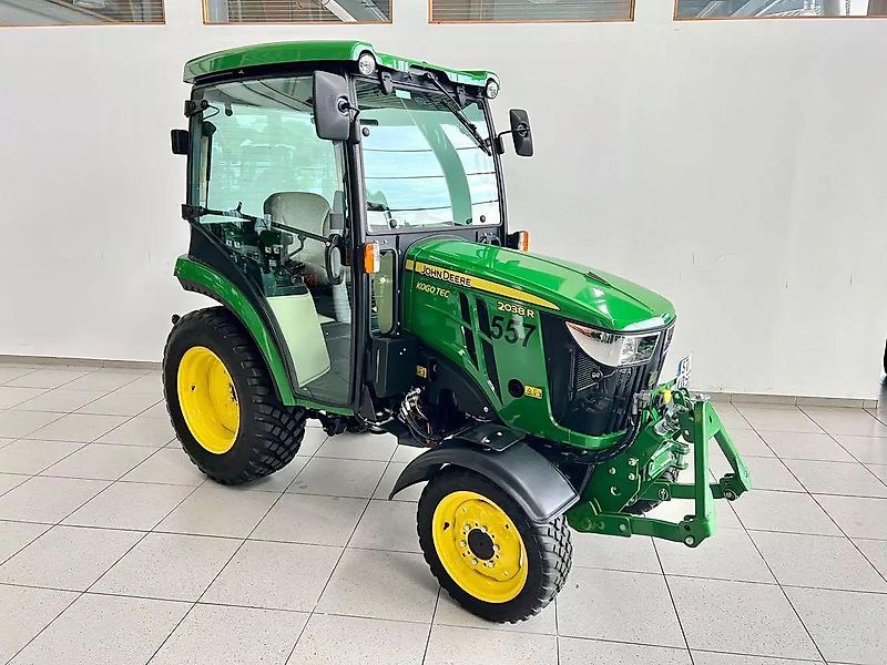 John Deere 2038R