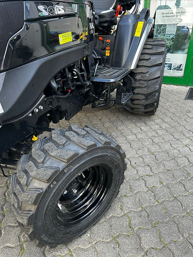 Solis 26 HST, 26 PS, Sonderedition " Panther schwarz", ohne Kabine, intern 74787/74815