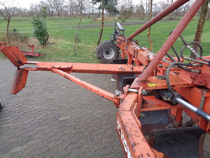 Howard Howard SP6 Schwenkpflug mit 265 cm Arbeitsbreite Gummistützrad mit hydraulischer Verstellung Pakerarmen für Schlepperleistungen um 200 PS sehr gut zur hohen Leistung der Swingplog für Kein Krone Lemken oder sonstiger Schwenkpflug leichte sandige & anmoori