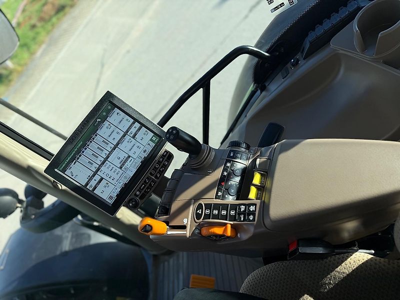 John Deere John Deere 6175R / 2460H