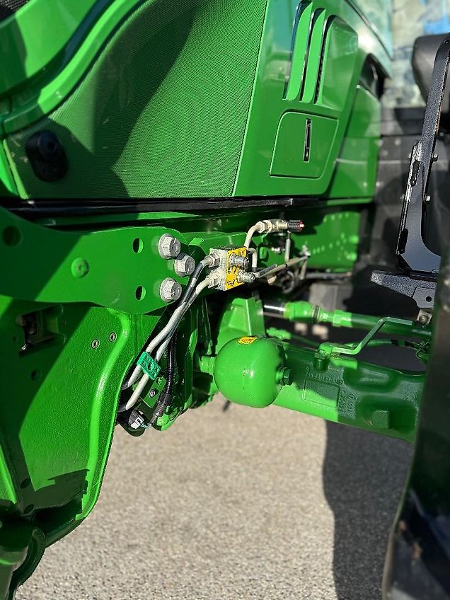 John Deere John Deere 6175R / 2460H