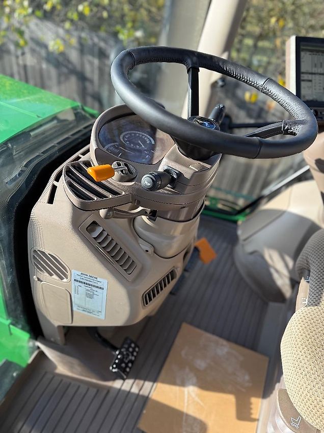 John Deere John Deere 6175R / 2460H