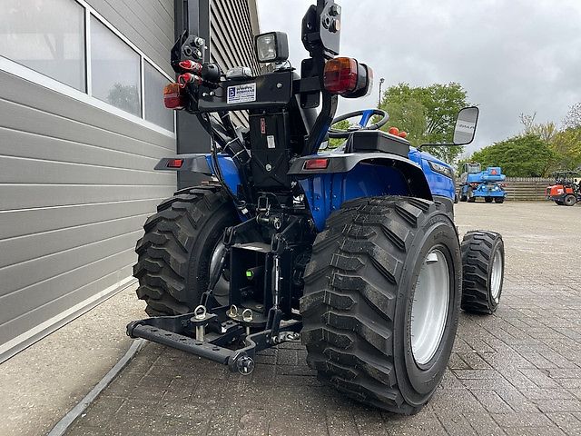 Solis 26 + minitractor NIEUW industriebanden 5 jaar GARANTIE