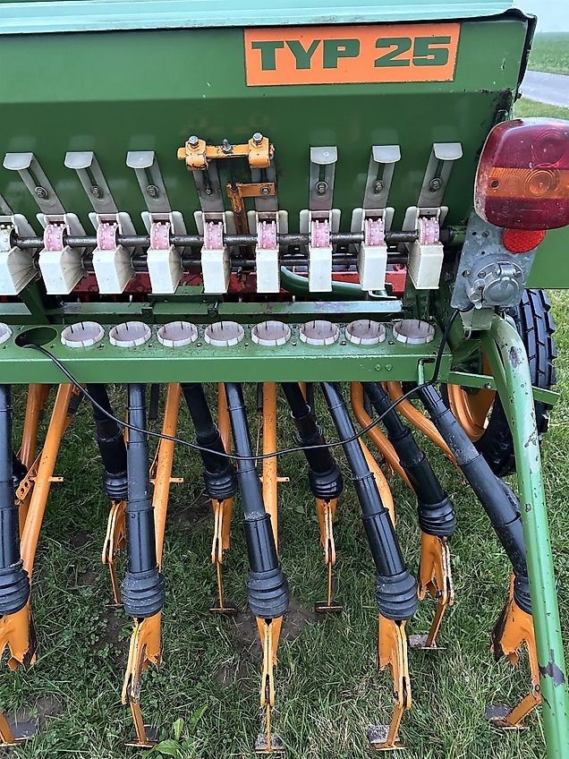 Amazone Typ 25 Standard + Kuhn HR 2501M