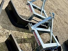 Moulton NEW Yard Scraper