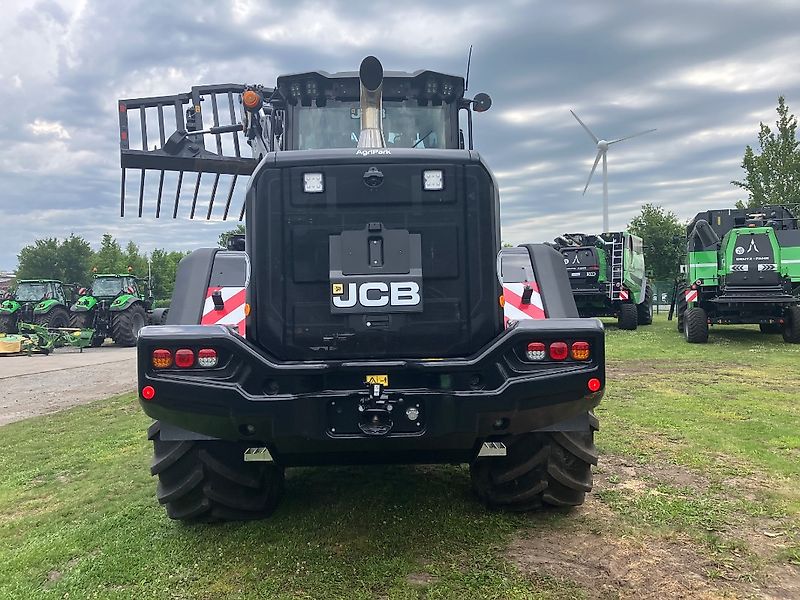 JCB 435S