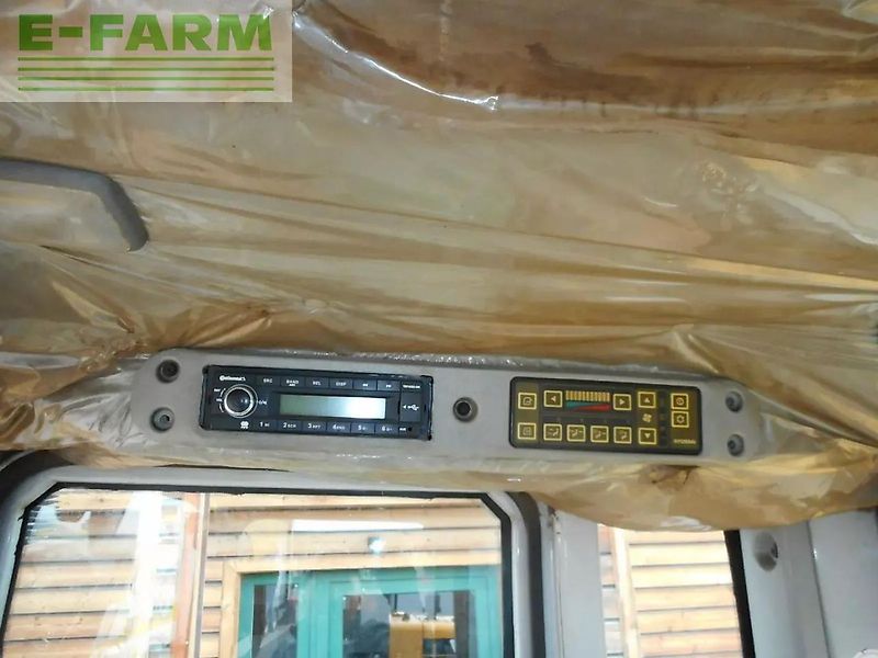 Hyundai hl740-7 mit hochkippschaufel u. volvo sw