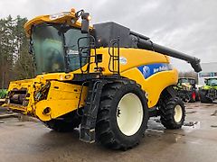 New Holland CR 9090 Elevation
