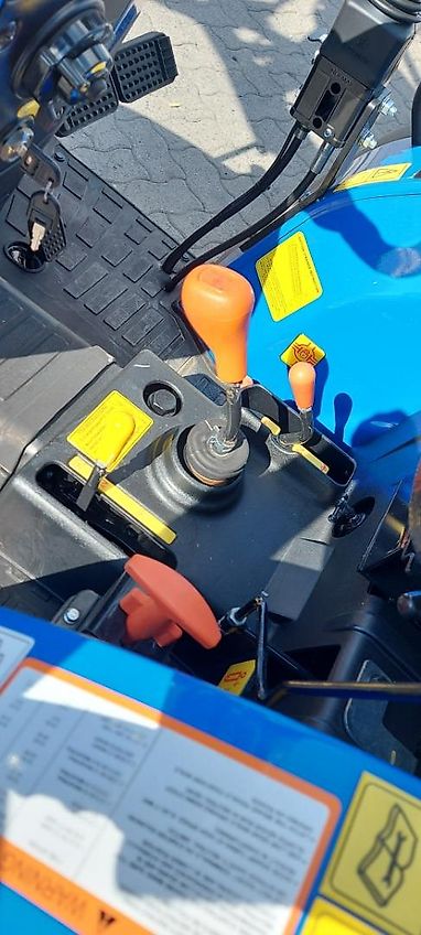 Solis Kompakt-Traktor mit Frontlader Solis 26 #Solis #Neu