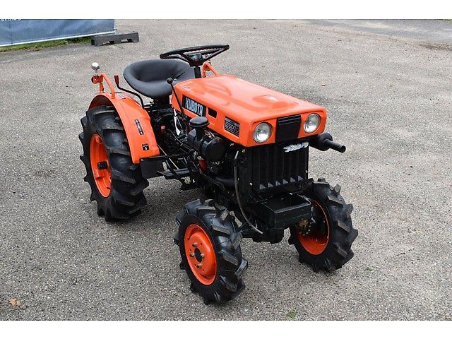 Kubota B5000