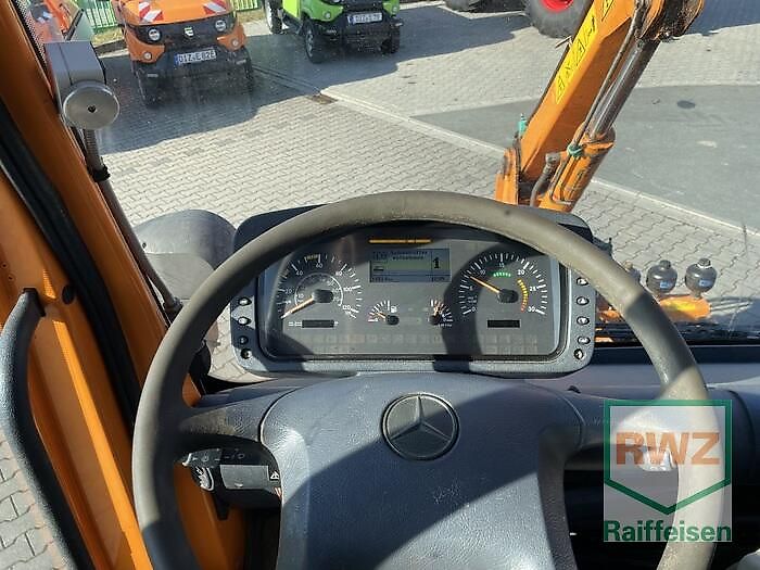 mulag Mercedes-Benz Unimog U 300 mit