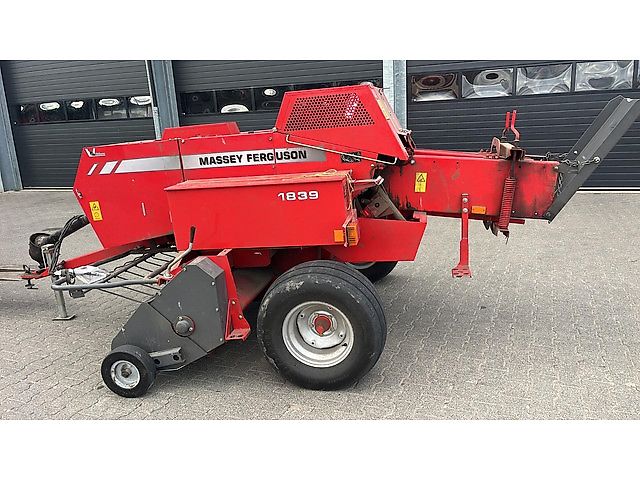 Massey Ferguson 1839