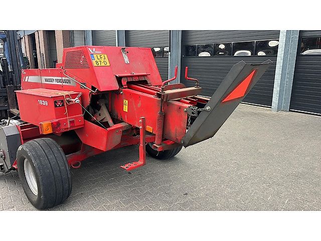 Massey Ferguson 1839