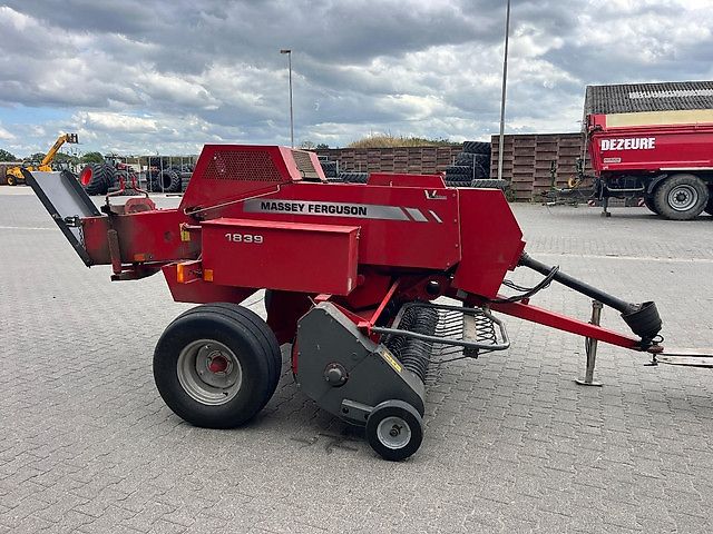 Massey Ferguson 1839