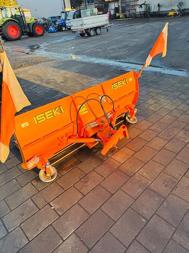 Schneeräumschild RSS200 cm von ISEKI mit Kuppeldreieck Hydraulik