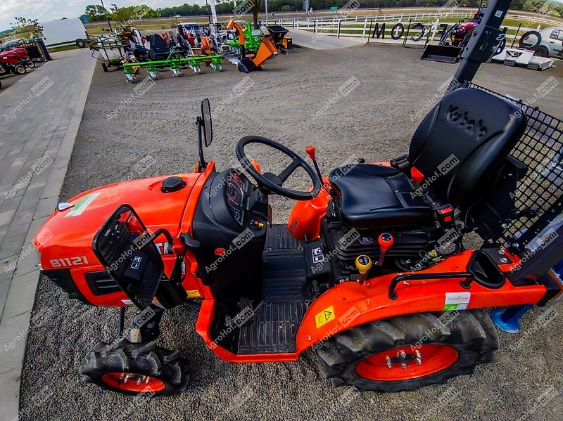 Kubota B1121 Traktor neu 12 PS