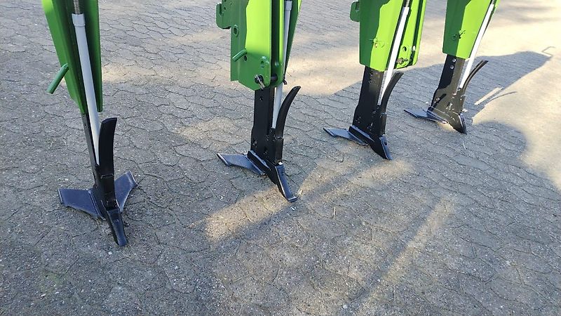 Amazone TL 302 Vorbaugrubber für Kreiselegge mit 300cm Arbeitsbreite 4 Stile Strichabstand 75cm Ideal für Maisanbau 75cm Reihenabstand um die Pflugsohle aufzubrechen(Wasserführung)