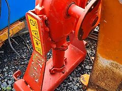 Dücker SMT PFP Wildkrautbürste Randstreifenmäher Randstreifenmähgerät Böschungsmulcher Mähausleger Wildkrautbesen