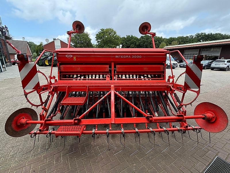 Kuhn Integra 3000 + HRB 302