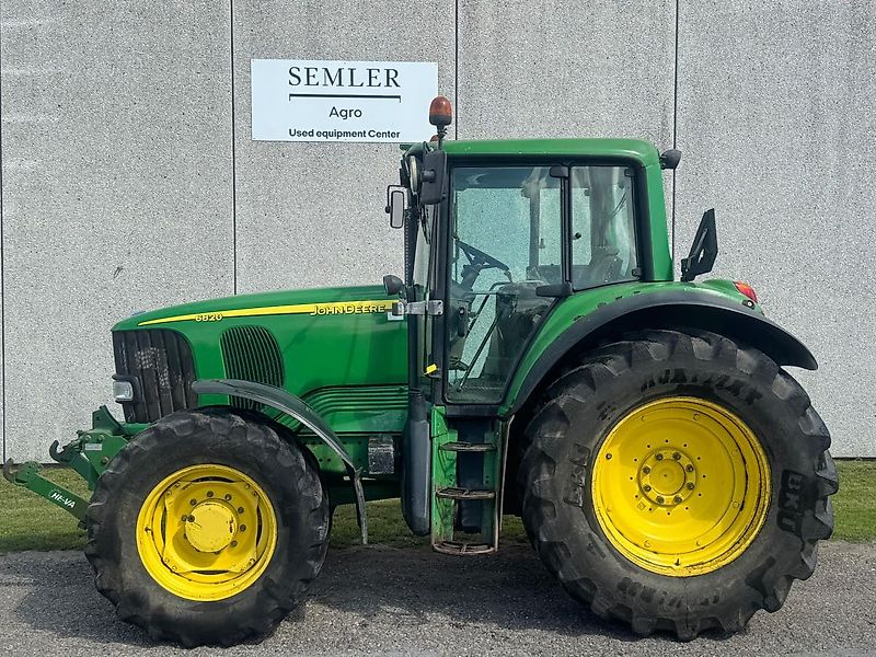 John Deere 6820