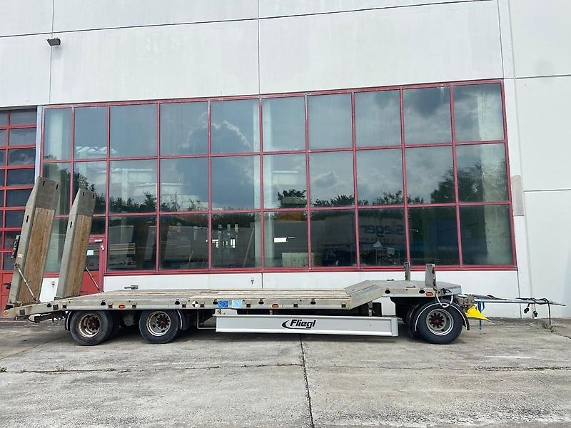 Fliegl DTS 300 3 Achs Tiefladeranhänger