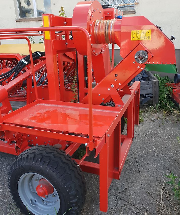 Lisicki Mähdrescher/ Vollerntemaschine/ Harvester/ Kombajn połówkowy do porzeczek/Segador