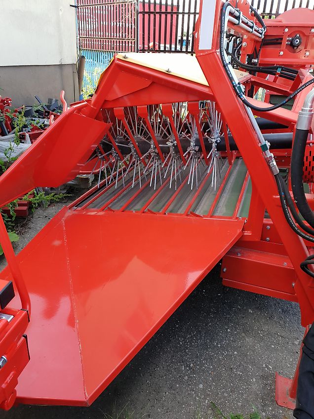 Lisicki Mähdrescher/ Vollerntemaschine/ Harvester/ Kombajn połówkowy do porzeczek/Segador