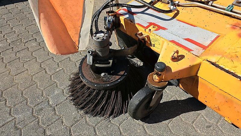 Sobernheimer FKM 2.0 Kehrmaschine Straßenkehrmaschine Frontkehrmaschine Kehrbesen für Radlader Unimog Traktor