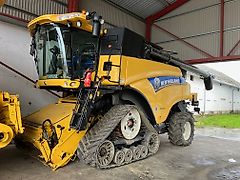 New Holland CR9090