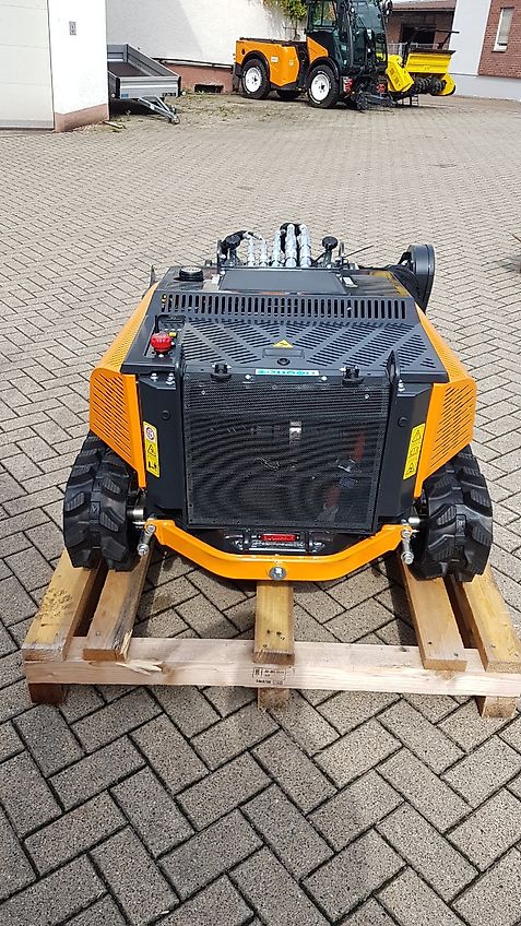 ENERGREEN Robo Mini mit Grünlandmulcher / Mähraupe auch zur Miete!
